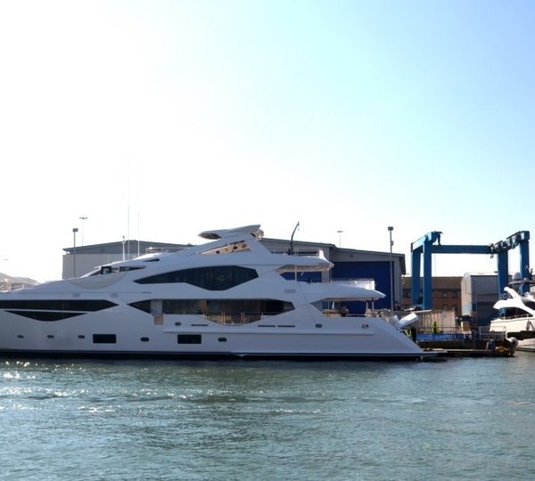 who owns zozo yacht